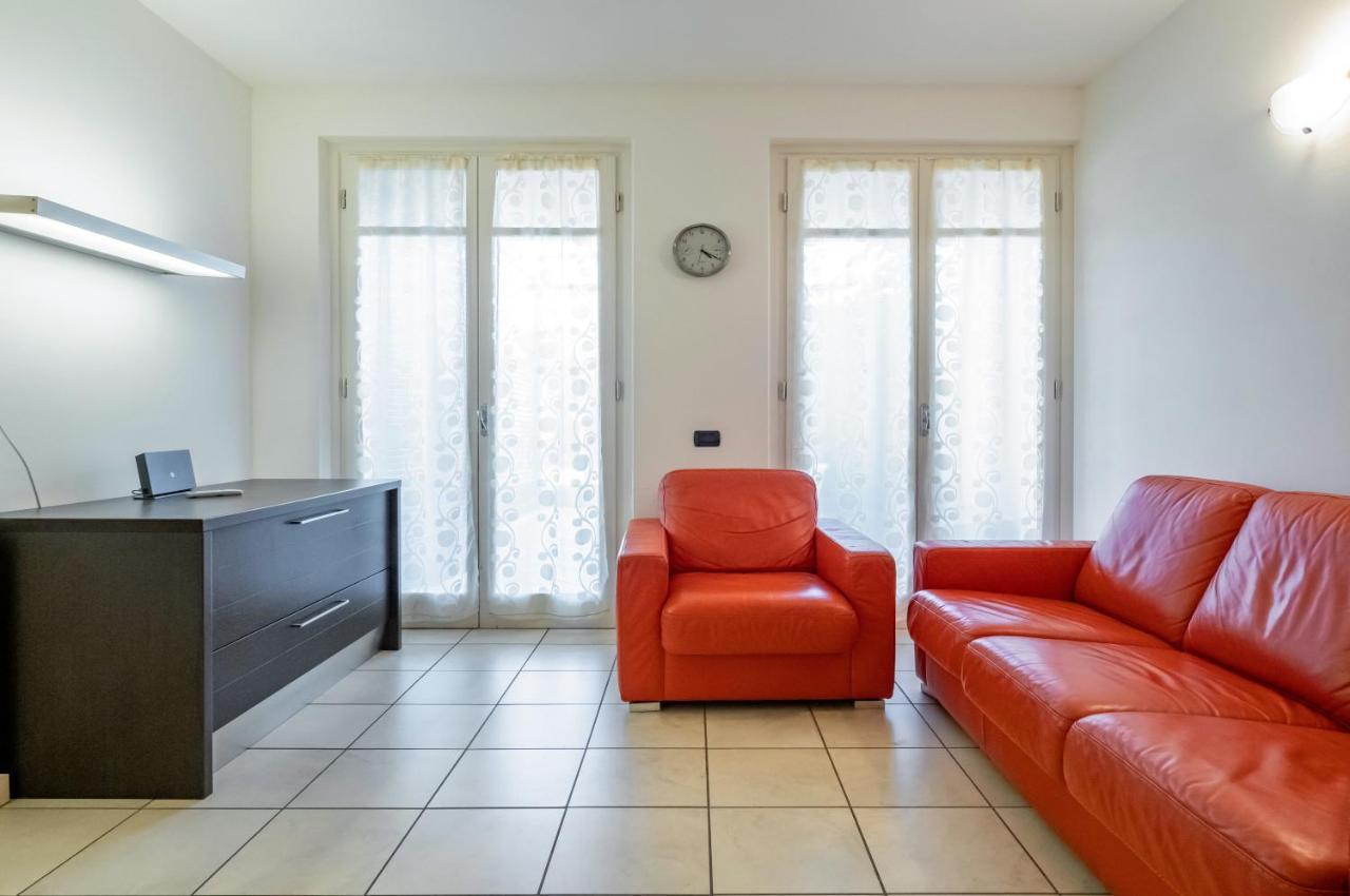 Piana Di Solaro Modern Flat & Swimming Pool Apartment Lerici Bagian luar foto