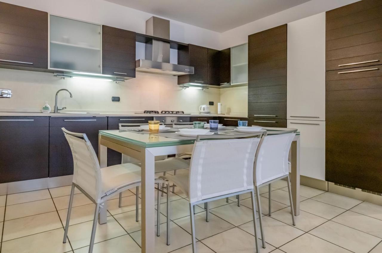 Piana Di Solaro Modern Flat & Swimming Pool Apartment Lerici Bagian luar foto